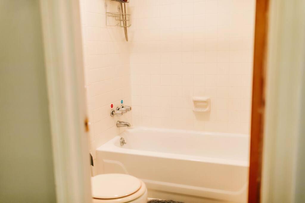 Appartamento Cozy 3-Bed Athens Getaway, Right Near Uga! Esterno foto