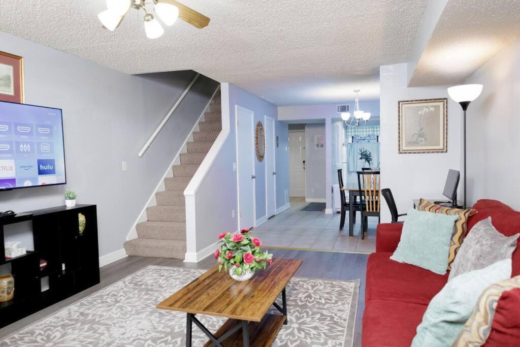 Appartamento Cozy 3-Bed Athens Getaway, Right Near Uga! Esterno foto